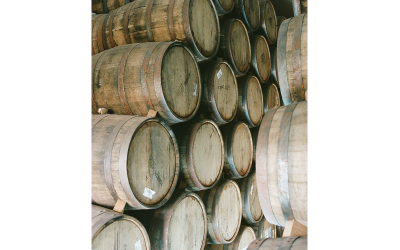 在优质橡木桶中陈酿